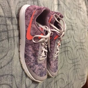 Purple Nike Tennis Shoes
